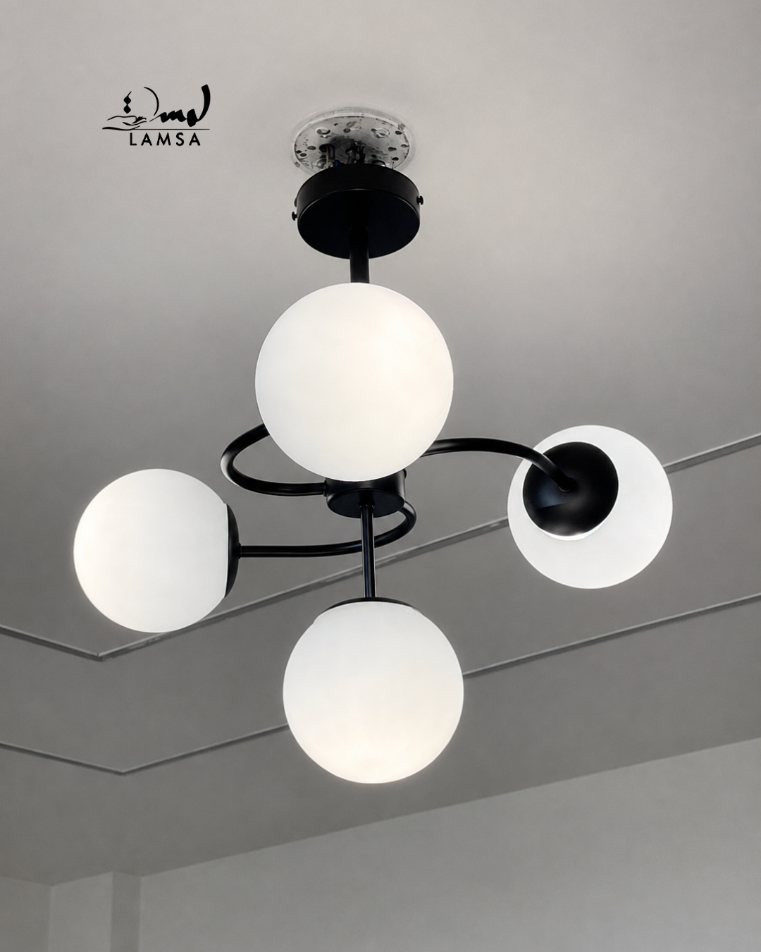 Lustre Chandelier "Doré"et "Noir" 4 abat-jour
