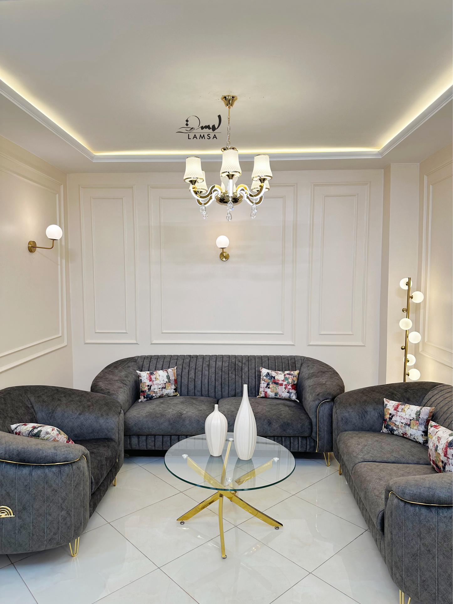 Lustre élégant en verre décoratif avec bras lumineux LED