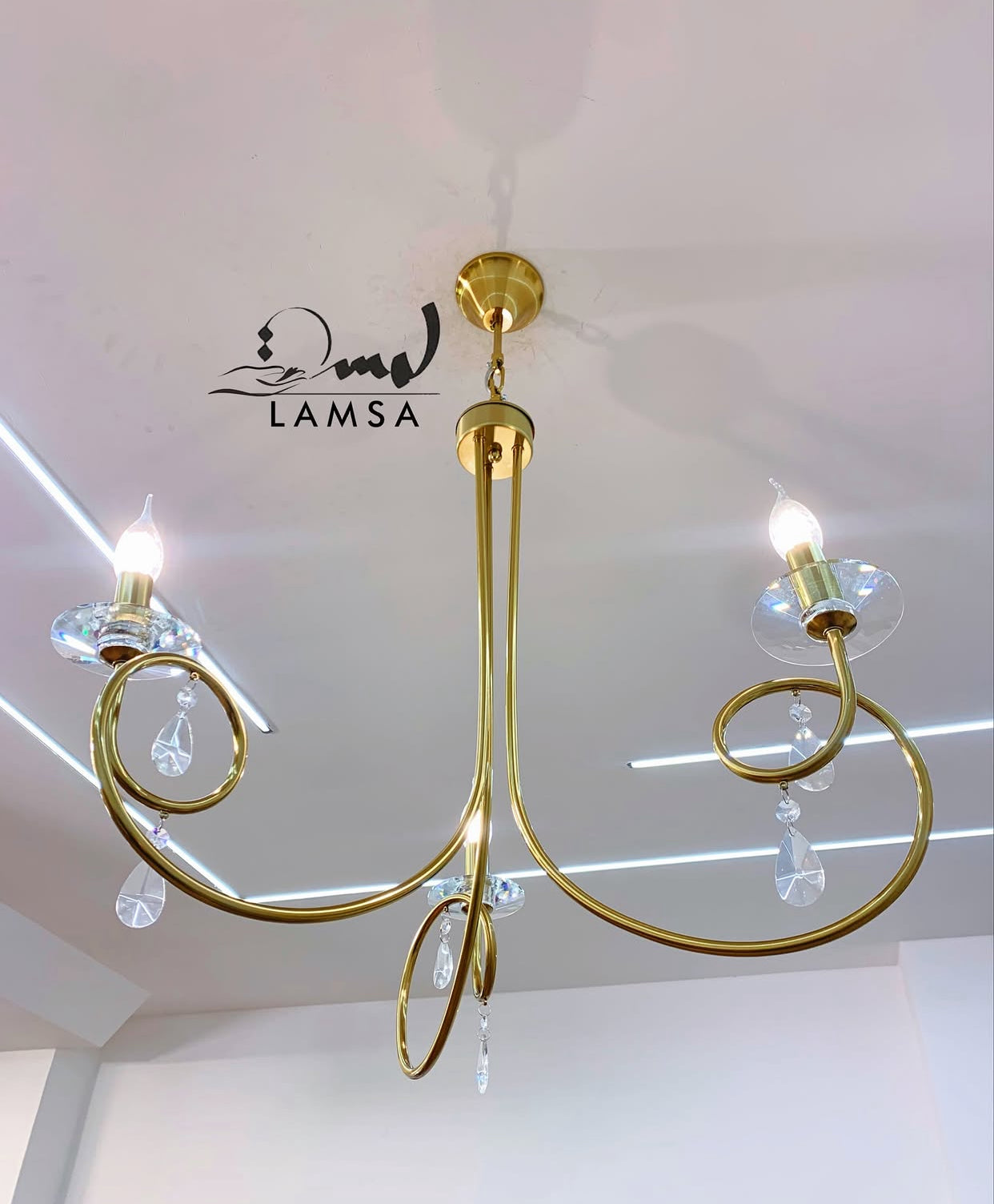 Charme intemporel en doré et cristal-5 ampoules