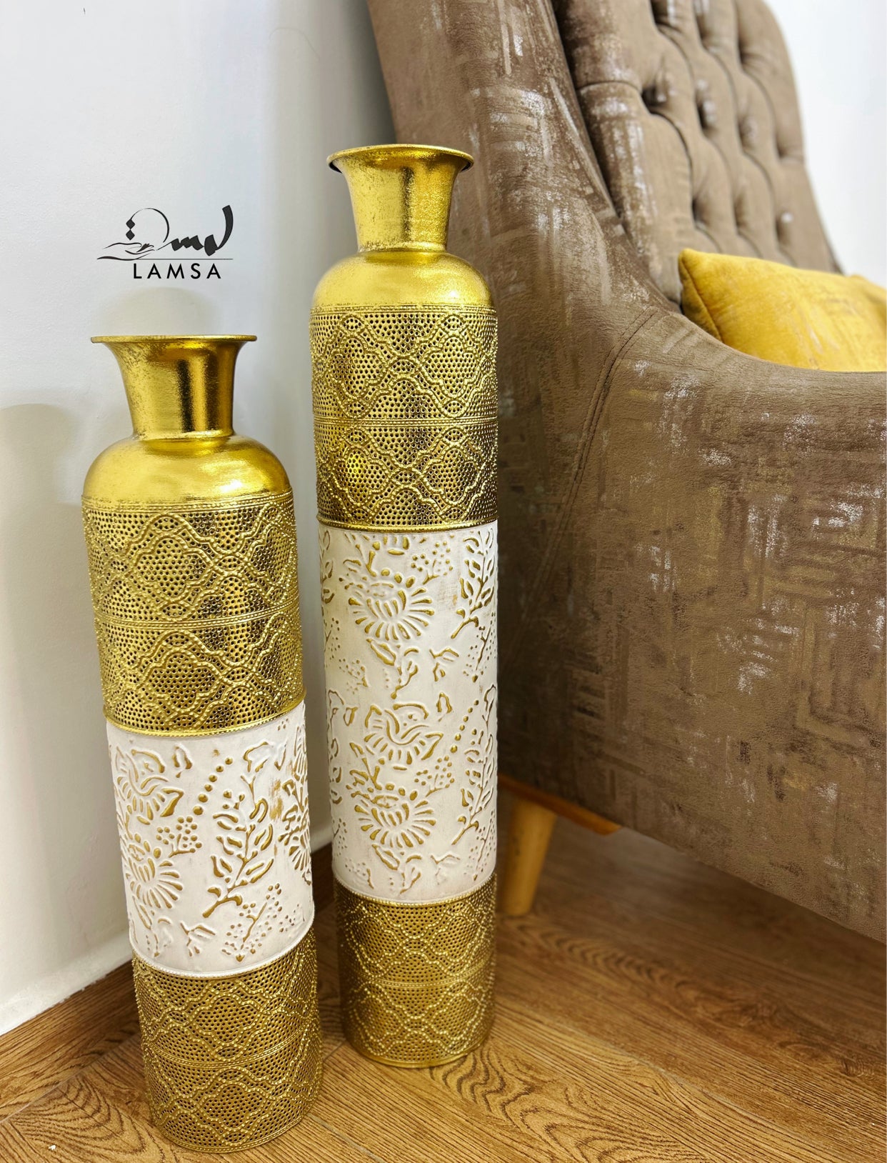 Vase " BOURGEOIS" Métal Doré Décoré