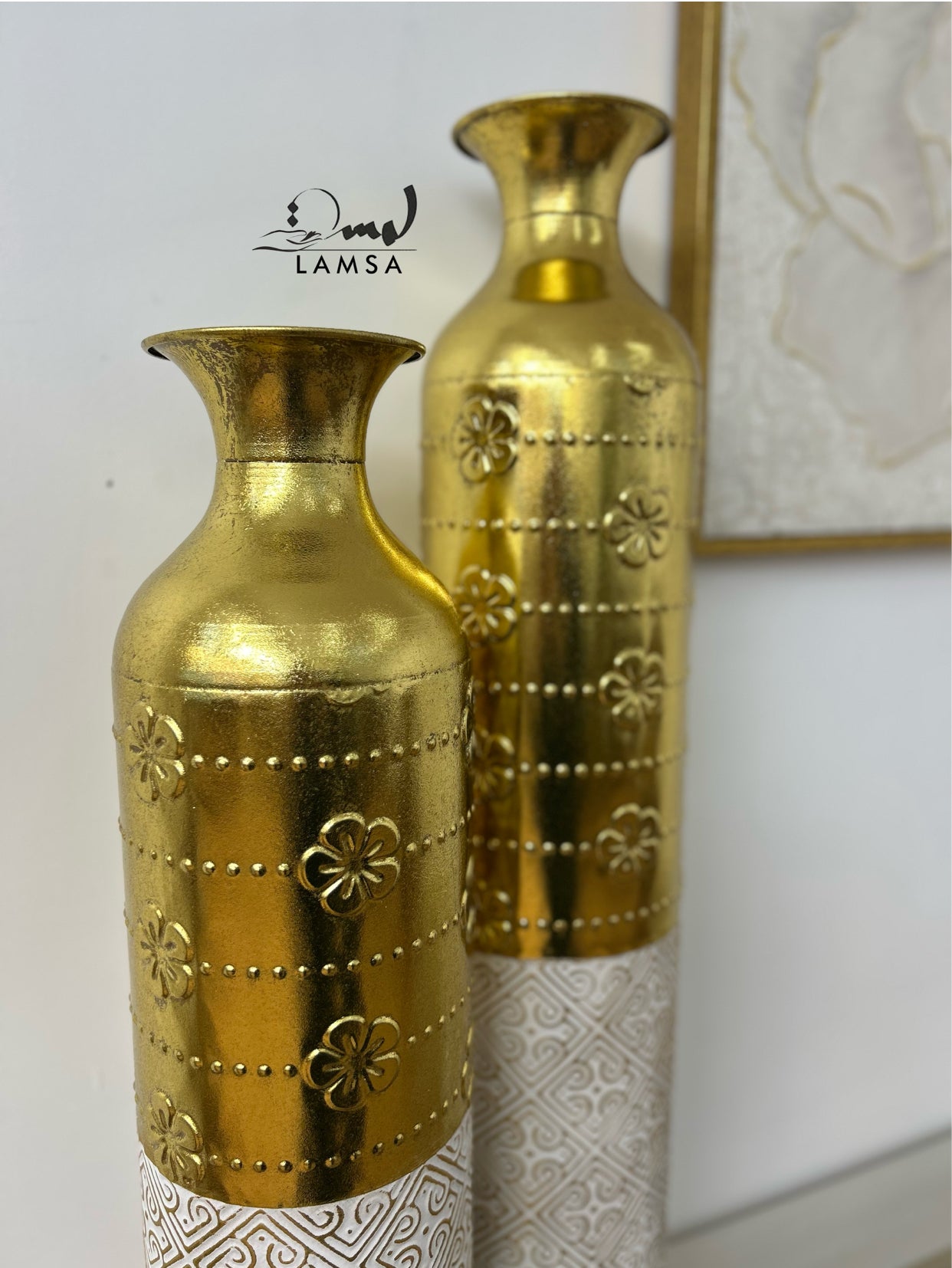 Vase " BOURGEOIS" Métal Doré Décoré
