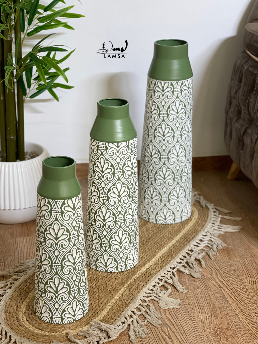 Vase  Métal Doré et noir et vert Décoré