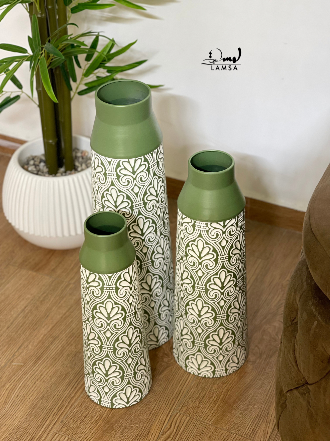 Vase  Métal Doré et noir et vert Décoré