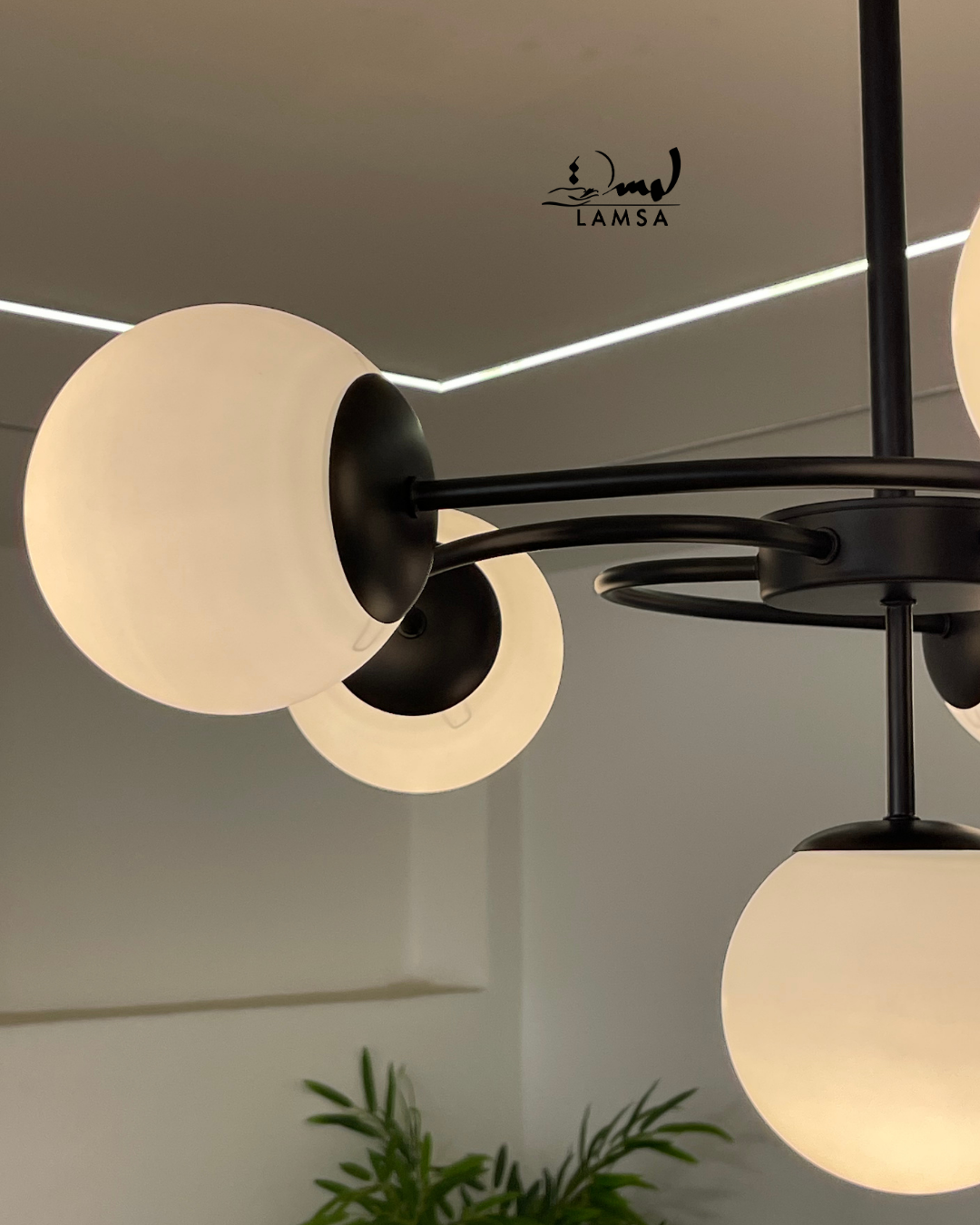 Lustre Chandelier "Doré"et "Noir" 6 abat-jour