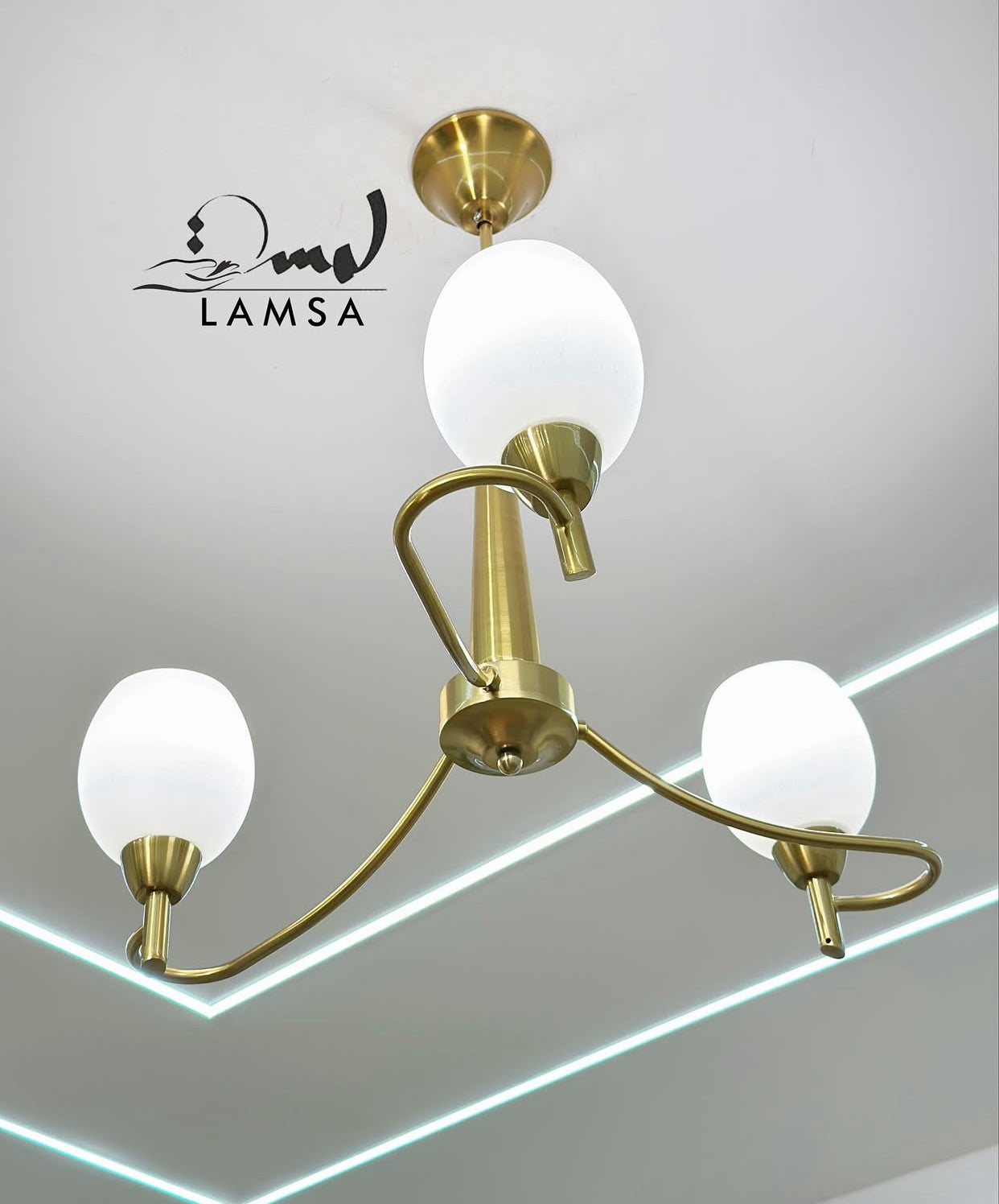 Lustre Chandelier "doré " 3 abat-jour