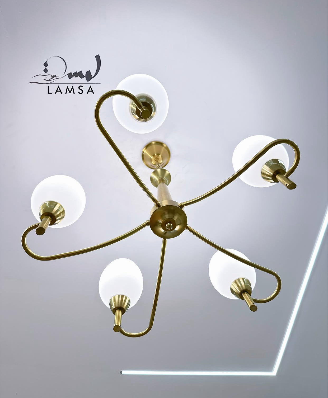 Lustre Chandelier "doré " 5 abat-jour