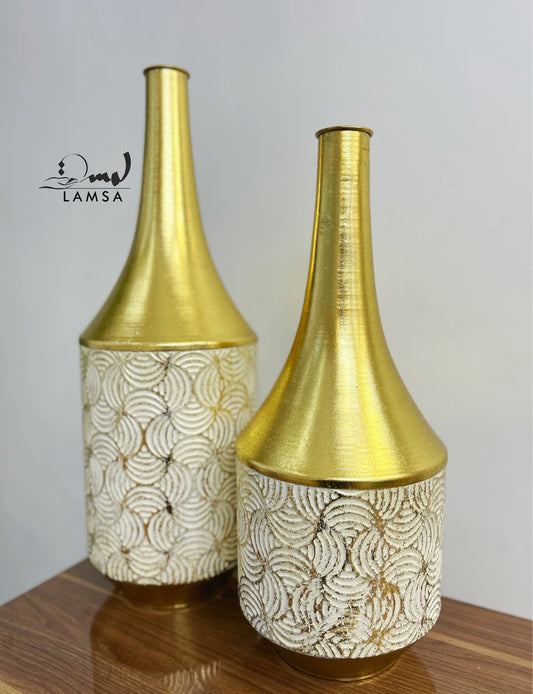 Vase " BOURGEOIS" Métal Doré Décoré