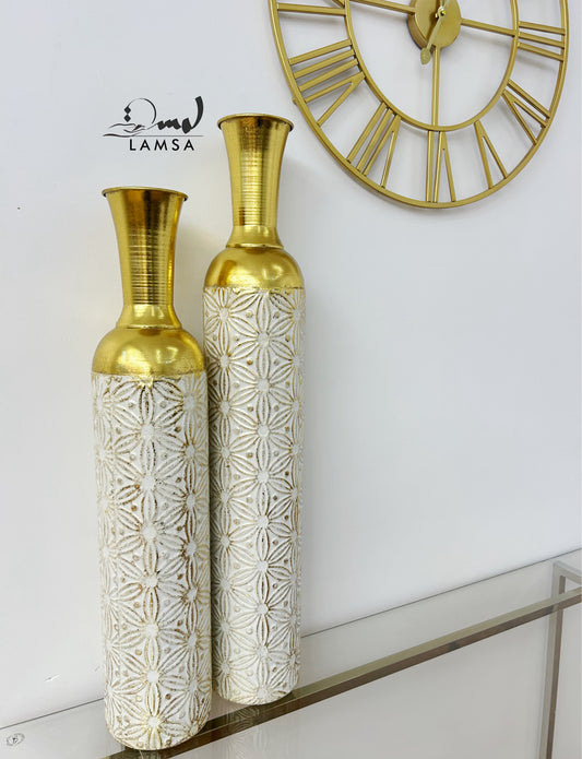 Vase " BOURGEOIS" Métal Doré Décoré